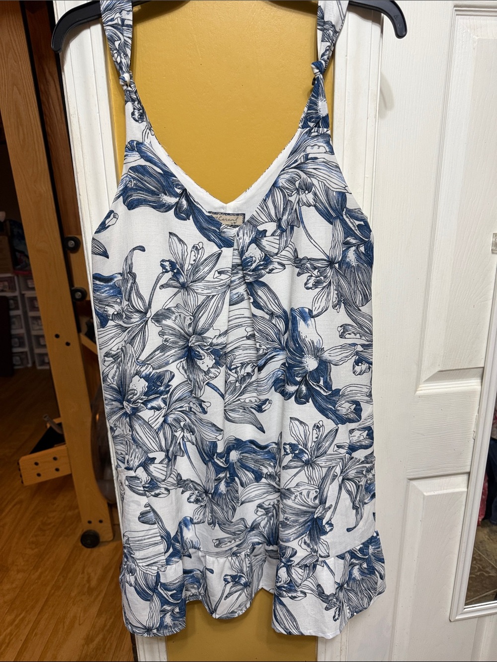 Ethereal Blue & White Floral Sleeveless Mini Dress With Pockets Size Medium